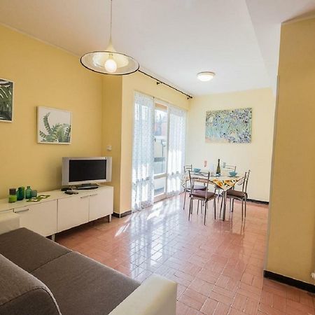 Mae'S Apartment 蒙特罗索阿尔马雷 外观 照片